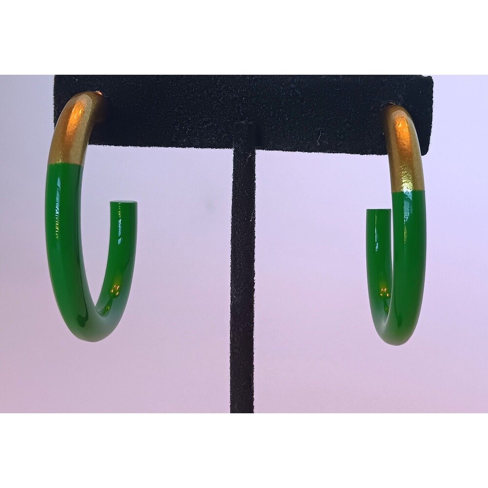 Jane Accessories Green & Gold Hand- Carved Horn Hoop Earrings NWT 1.5 in